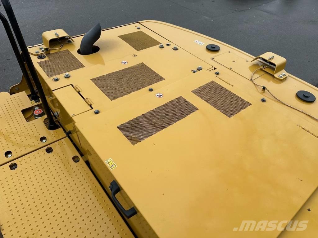 CAT 323 Bageri gusjeničari