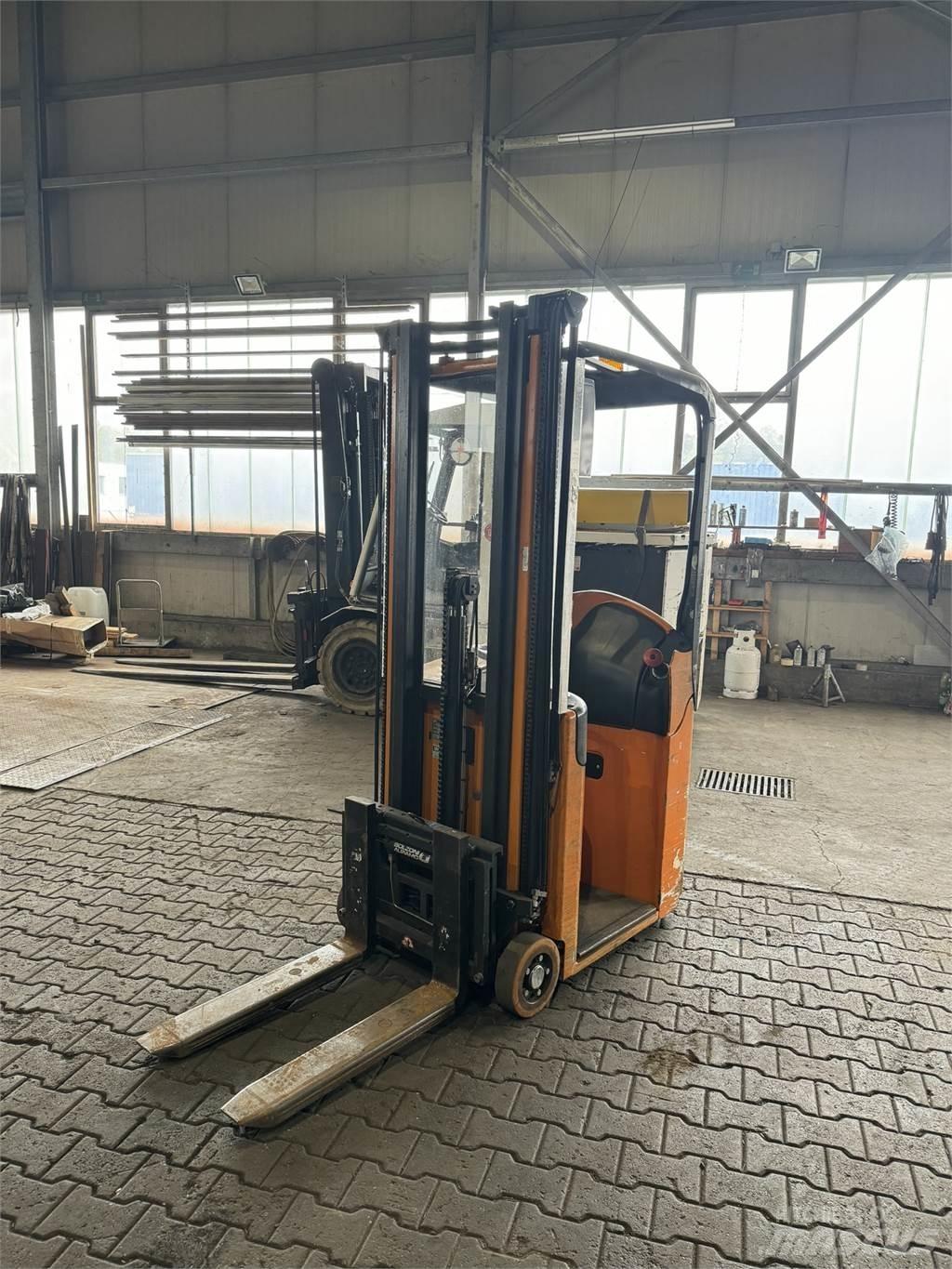 Still ESM10 Nisko podizni električni viličar sa platformu
