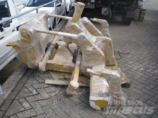CAT 140M/160M Ripper Građevinarstvo – ostalo