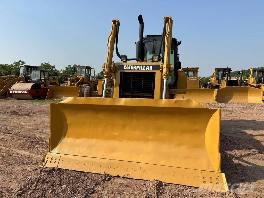 CAT D 6 G Buldožeri gusjeničari
