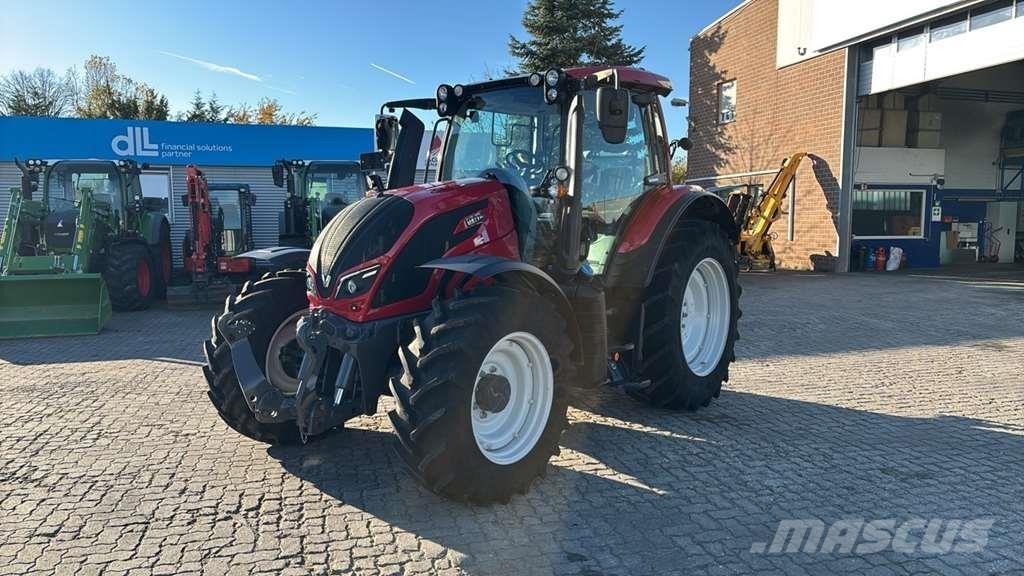 Valtra N134 0 Traktori