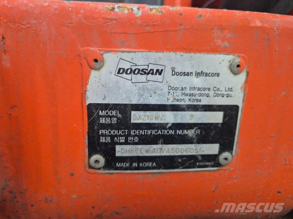 Doosan DX210W Bageri na kotačima