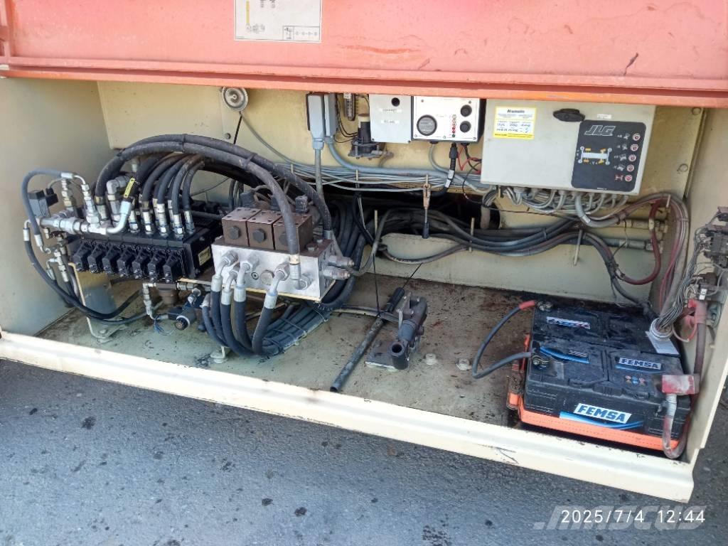 JLG 203-24 Škaraste platforme