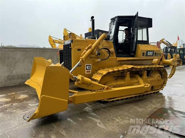 CAT D 7 G Buldožeri gusjeničari