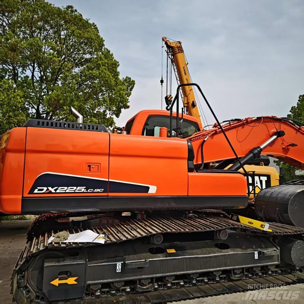 Doosan DX 225 Bageri gusjeničari