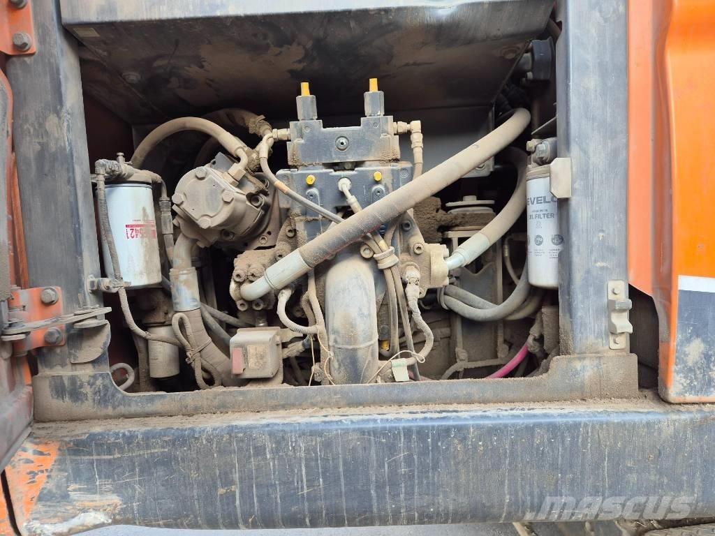 Doosan DX 210 W Bageri na kotačima