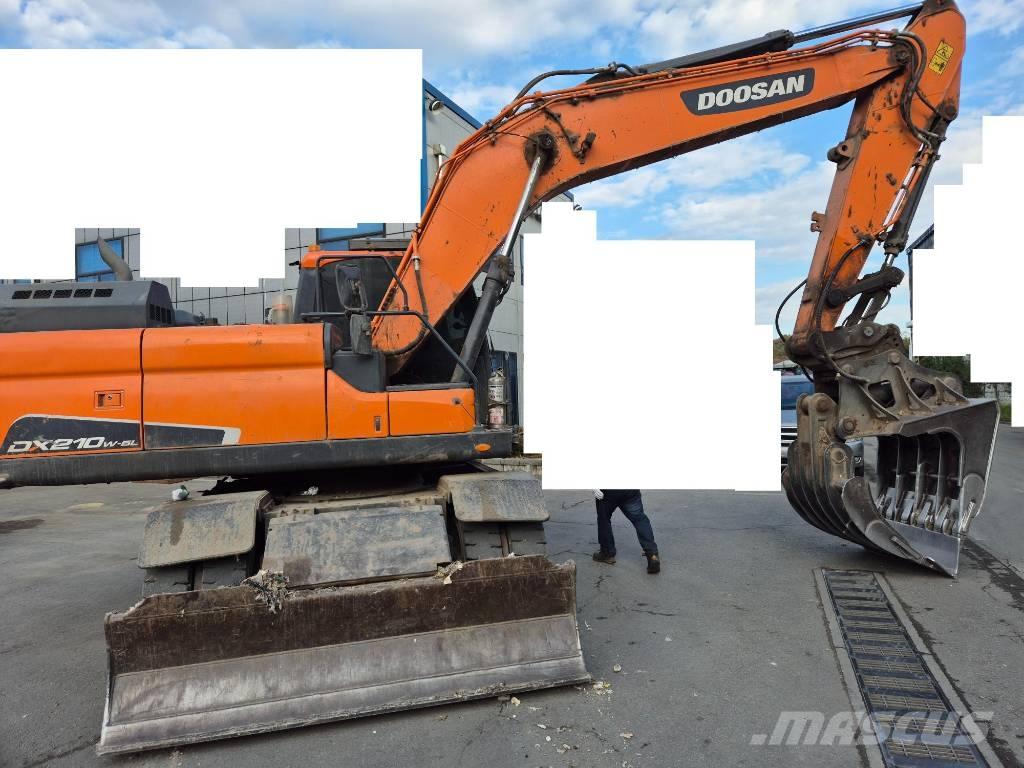 Doosan DX 210 W Bageri na kotačima