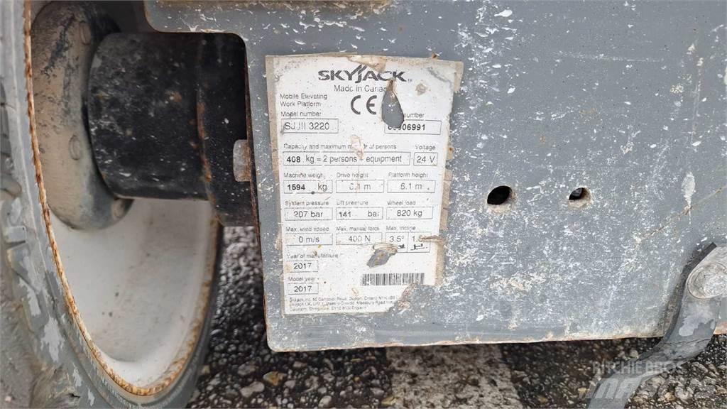 SkyJack SJIII3220 Škaraste platforme