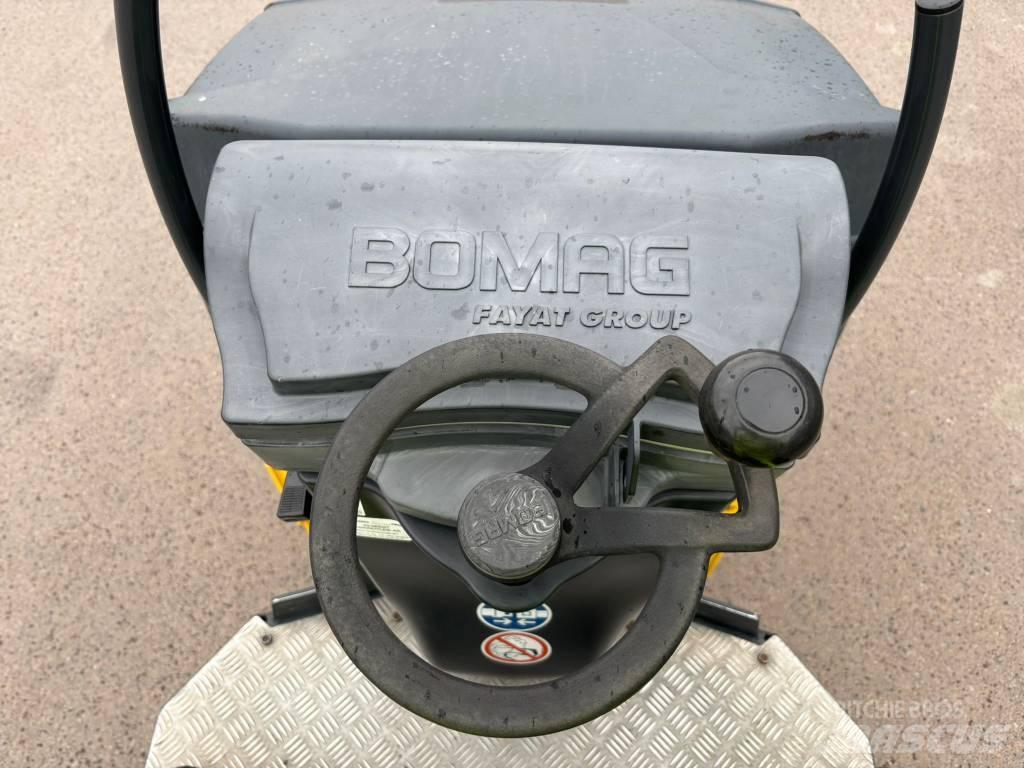 Bomag BW120AD-5 Valjci sa dvojnim bubnjem
