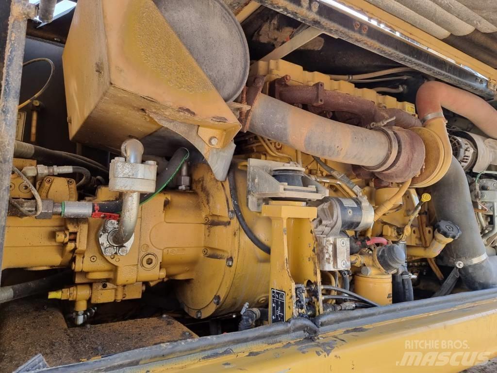 CAT M316 D II Bageri na kotačima