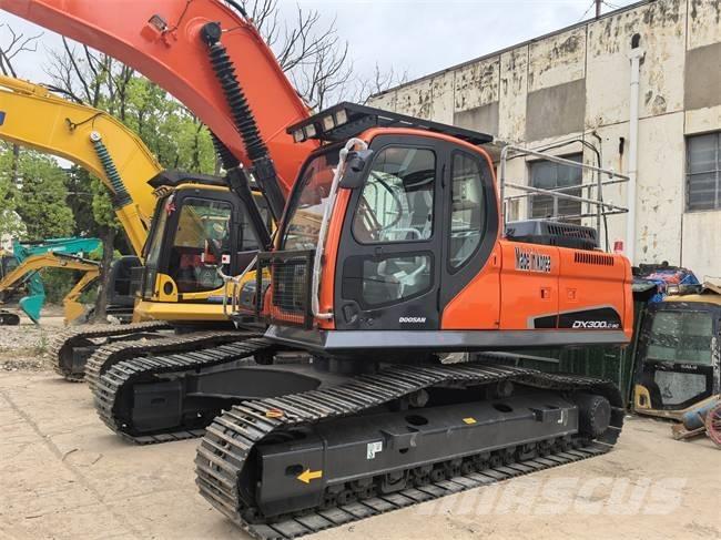 Doosan DX 300 LC Bageri gusjeničari