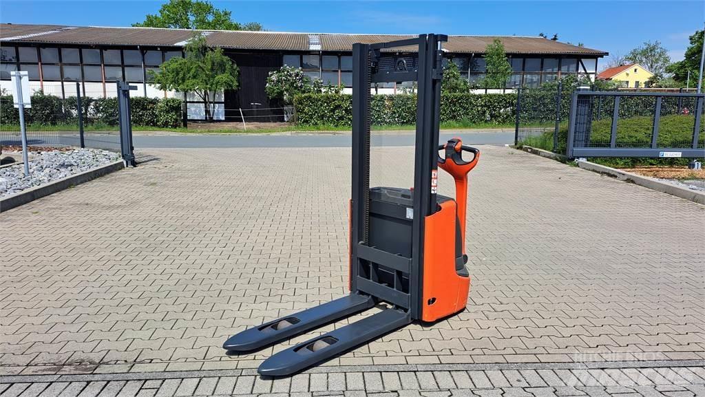 Linde L12- BR1172 Ručni električni viličar