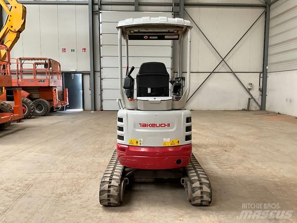 Takeuchi TB 215 R Mini bageri <7t