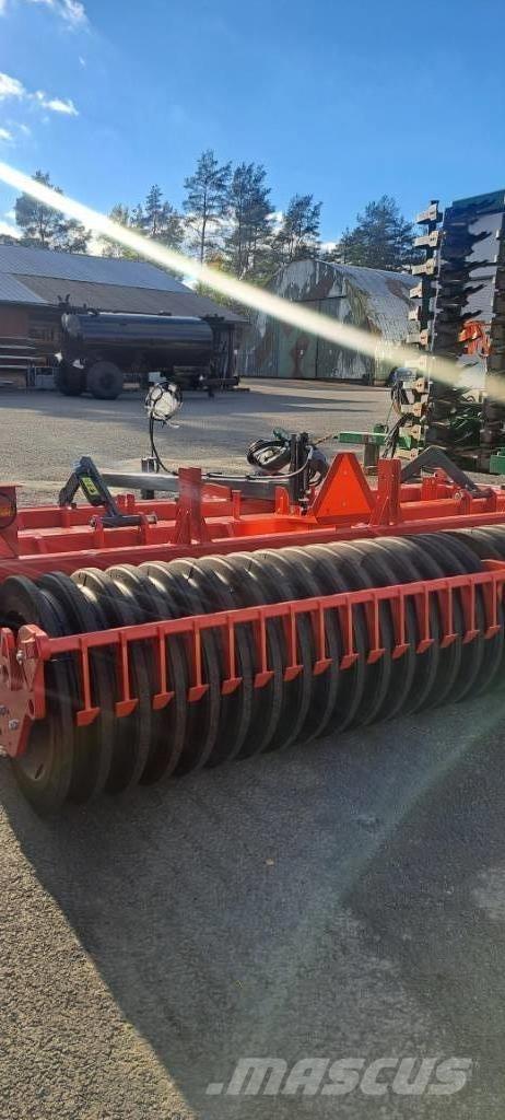 Tume D Harrow 400 Tanjurače