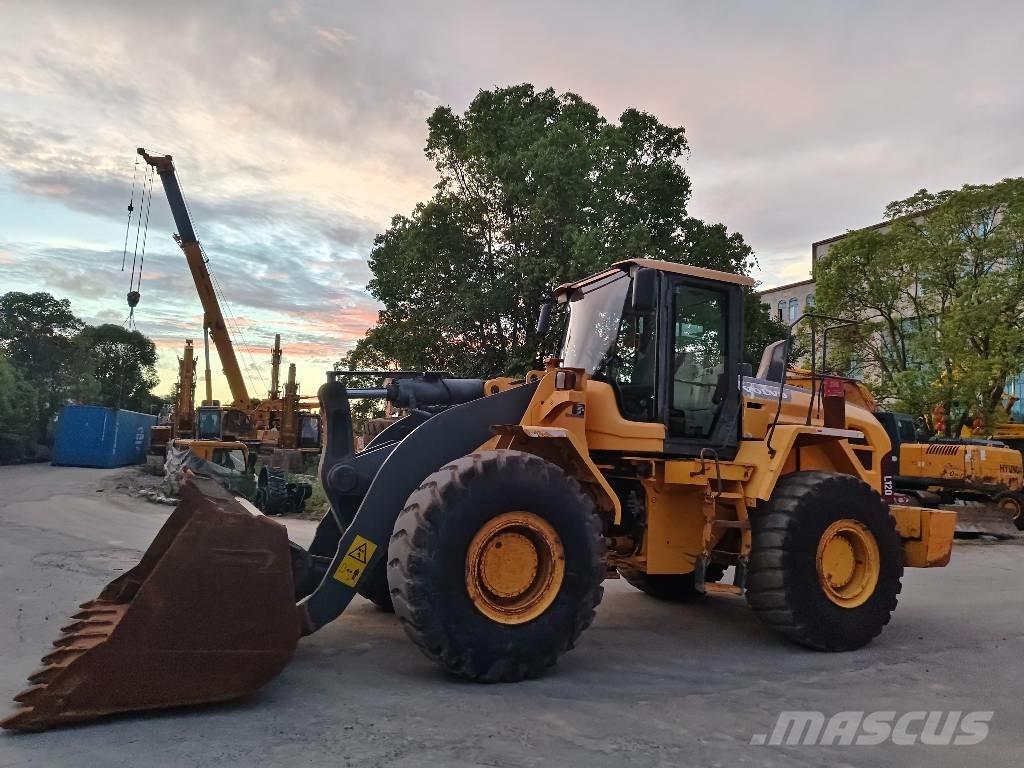 Volvo L 120 Utovarivači na kotačima