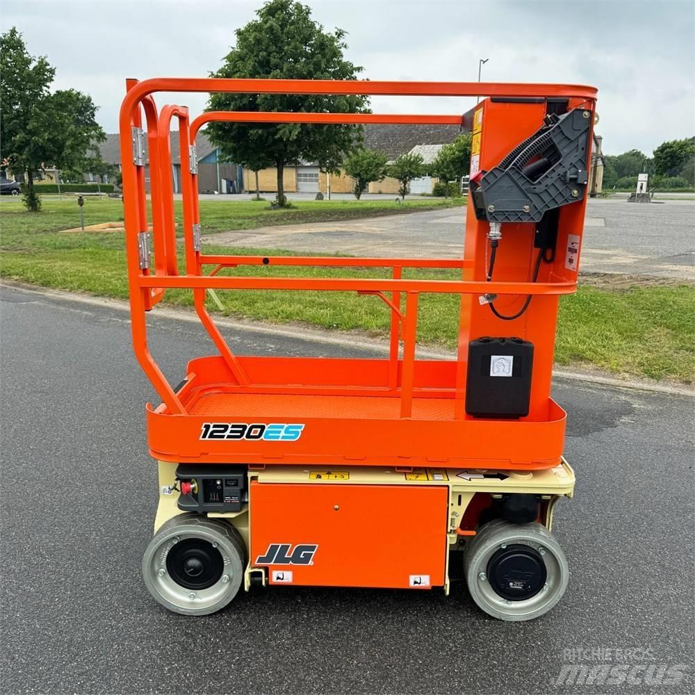JLG 1230 ES Vertikalne radne podizne platforme