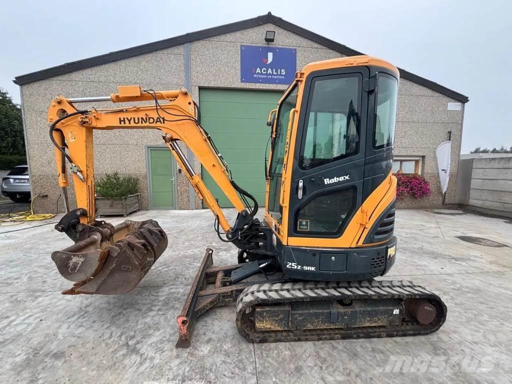 Hyundai R25Z Mini bageri <7t