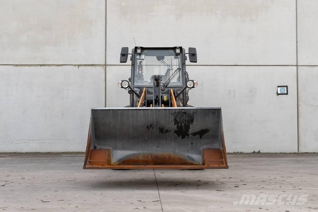 CASE 321 F Utovarivači na kotačima