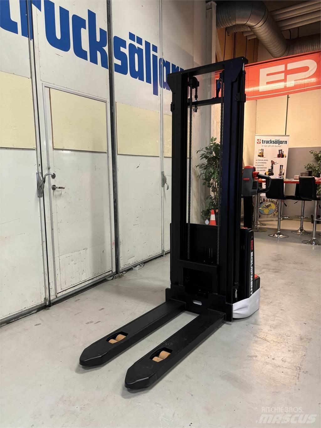 ESA 121 Ručni električni viličar