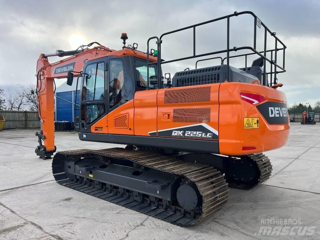 Develon DX 225 LC-7 Bageri gusjeničari
