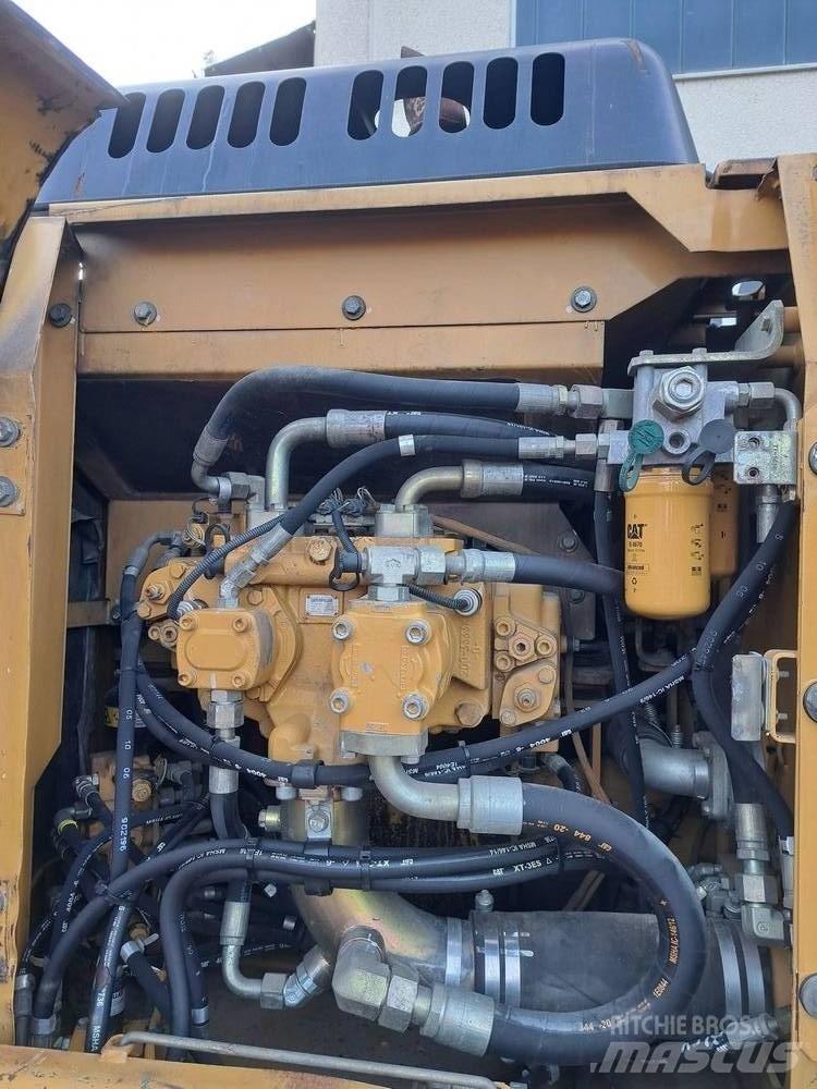 CAT 319 C LN Bageri gusjeničari