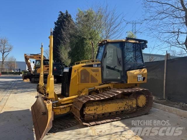 CAT D 3 K LGP Buldožeri gusjeničari