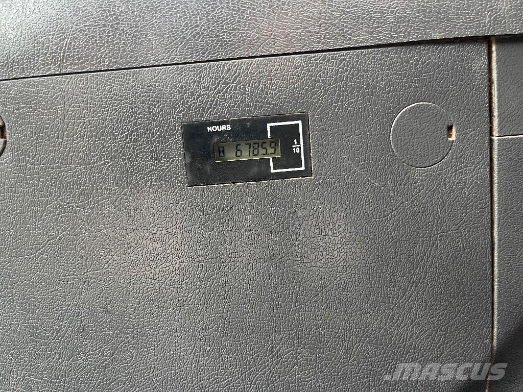 Hyundai HX220L Bageri gusjeničari
