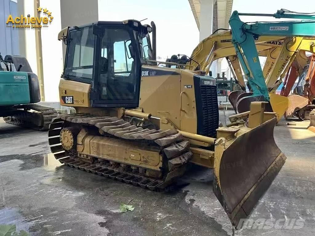 CAT D 3 Buldožeri gusjeničari
