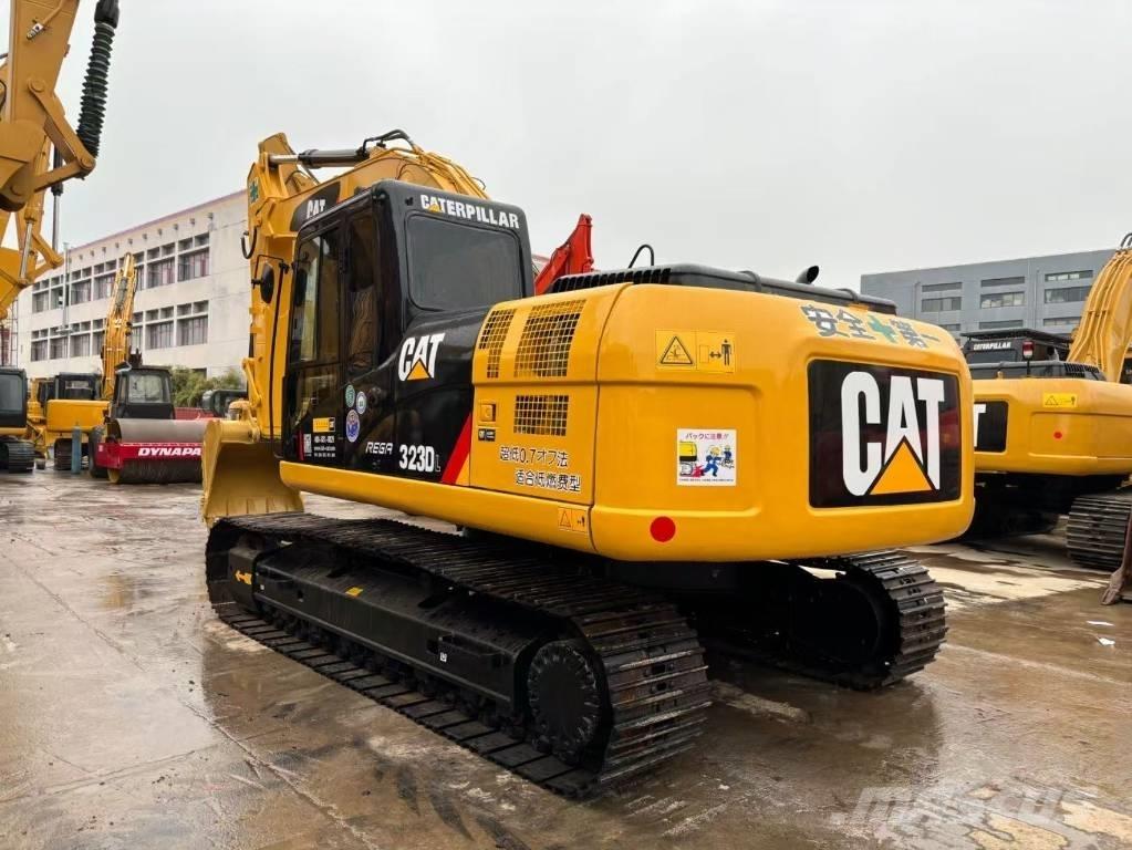 CAT 323 D Bageri gusjeničari