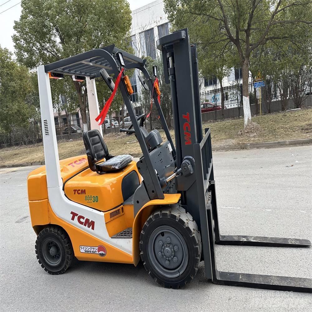 TCM FD30ZT Dizelski viličari
