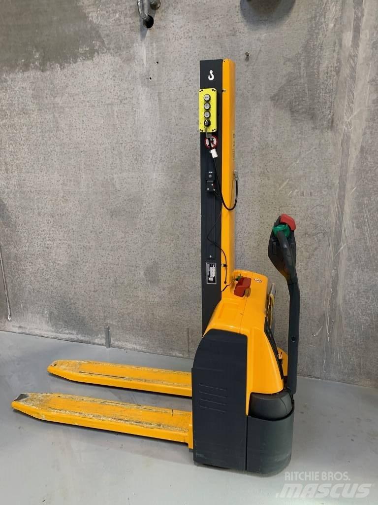 Jungheinrich EMC 110 Ručni električni viličar