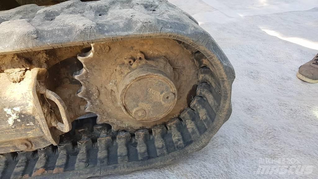 Komatsu PC24MR-5 Mini bageri <7t