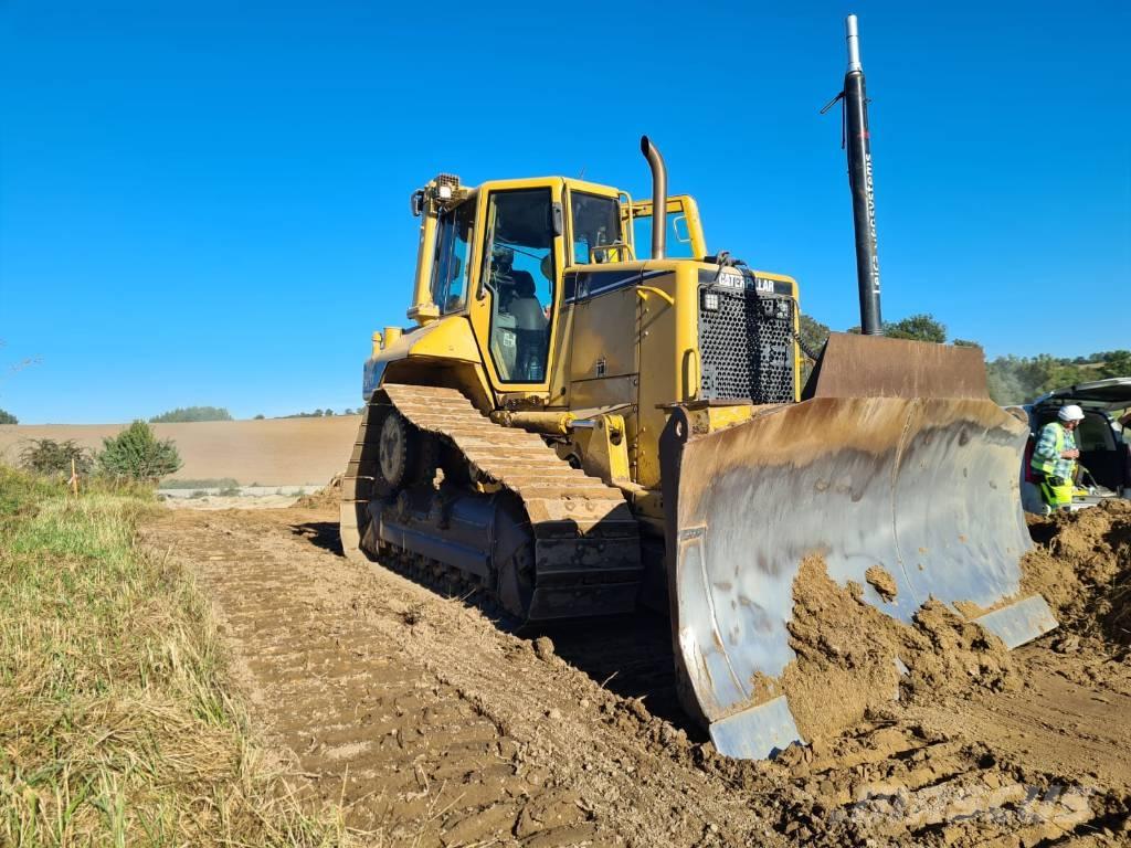 CAT D 6 N XL Buldožeri gusjeničari