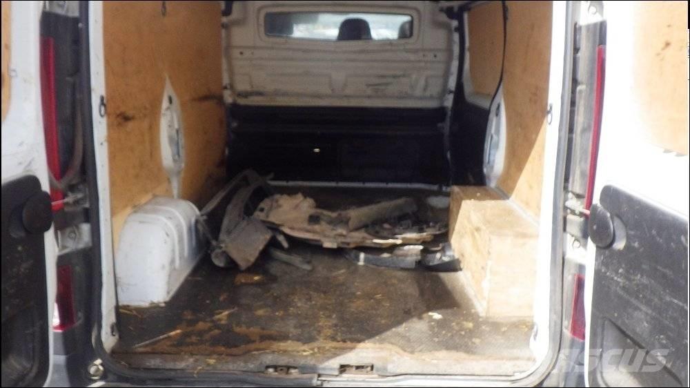 Renault Trafic Sanduk kombiji