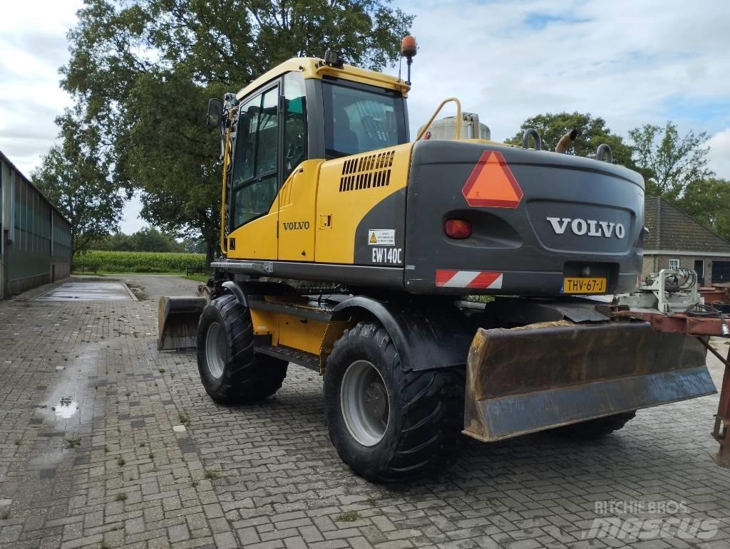 Volvo EW 140 C Bageri na kotačima