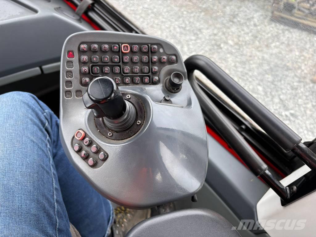 Komatsu 835 Forvarderi