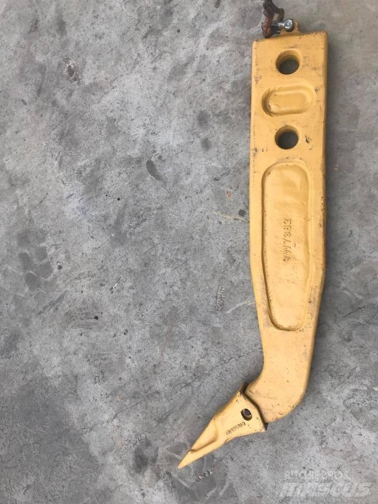 Komatsu D65 Shank Skarifikatori