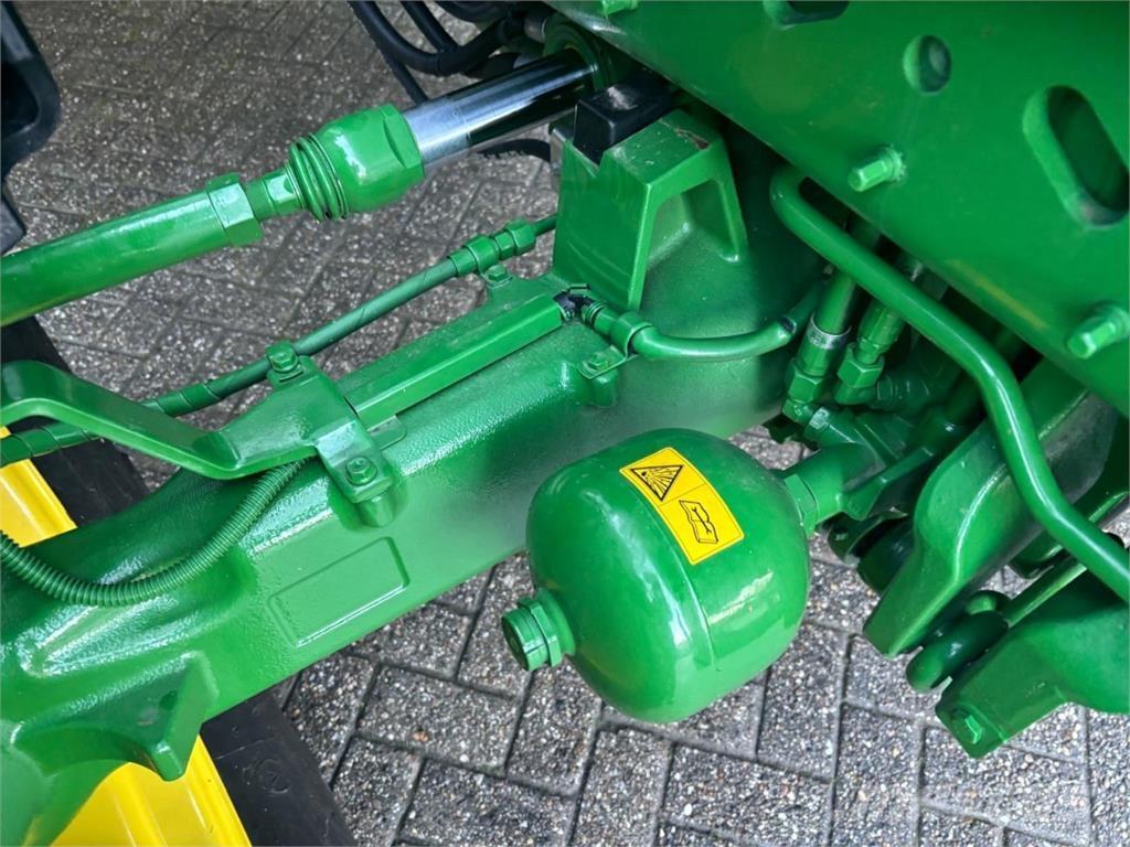 John Deere 6M185 Traktori