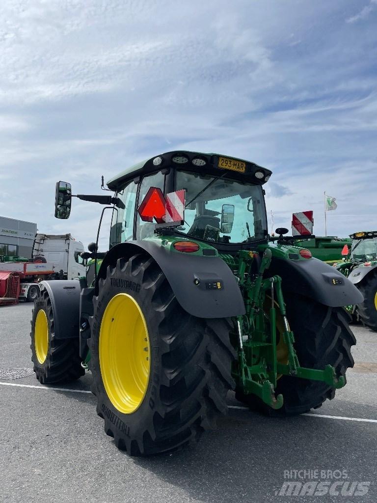 John Deere 6155R Traktori