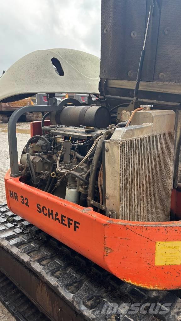 Schaeff HR 32 Midi bageri 7t – 12t