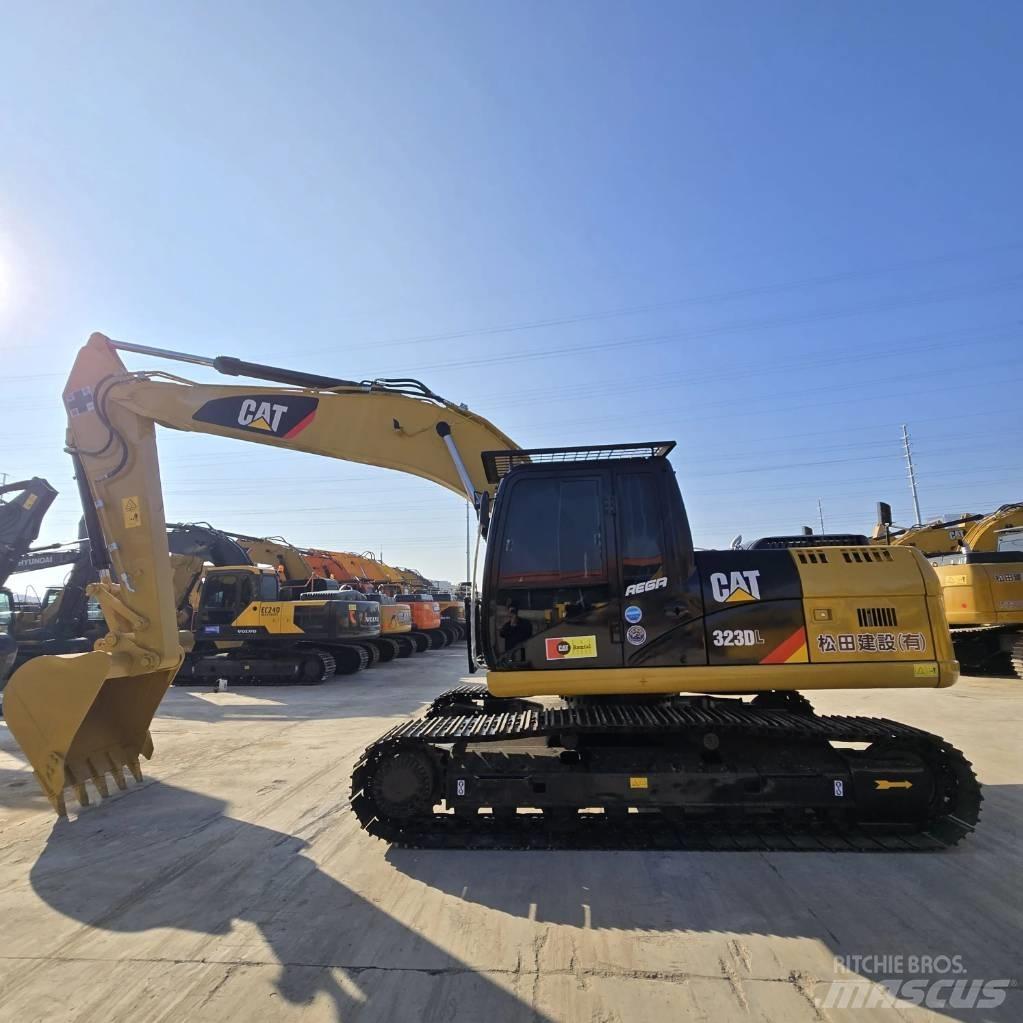CAT 323 D L Midi bageri 7t – 12t