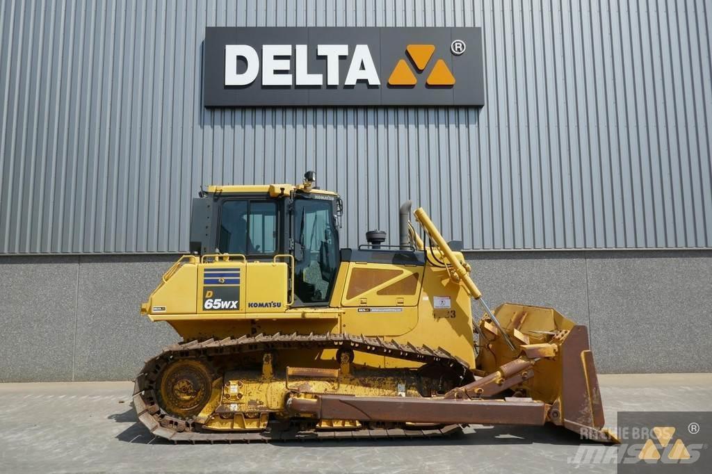 Komatsu D65WX-17 Buldožeri gusjeničari