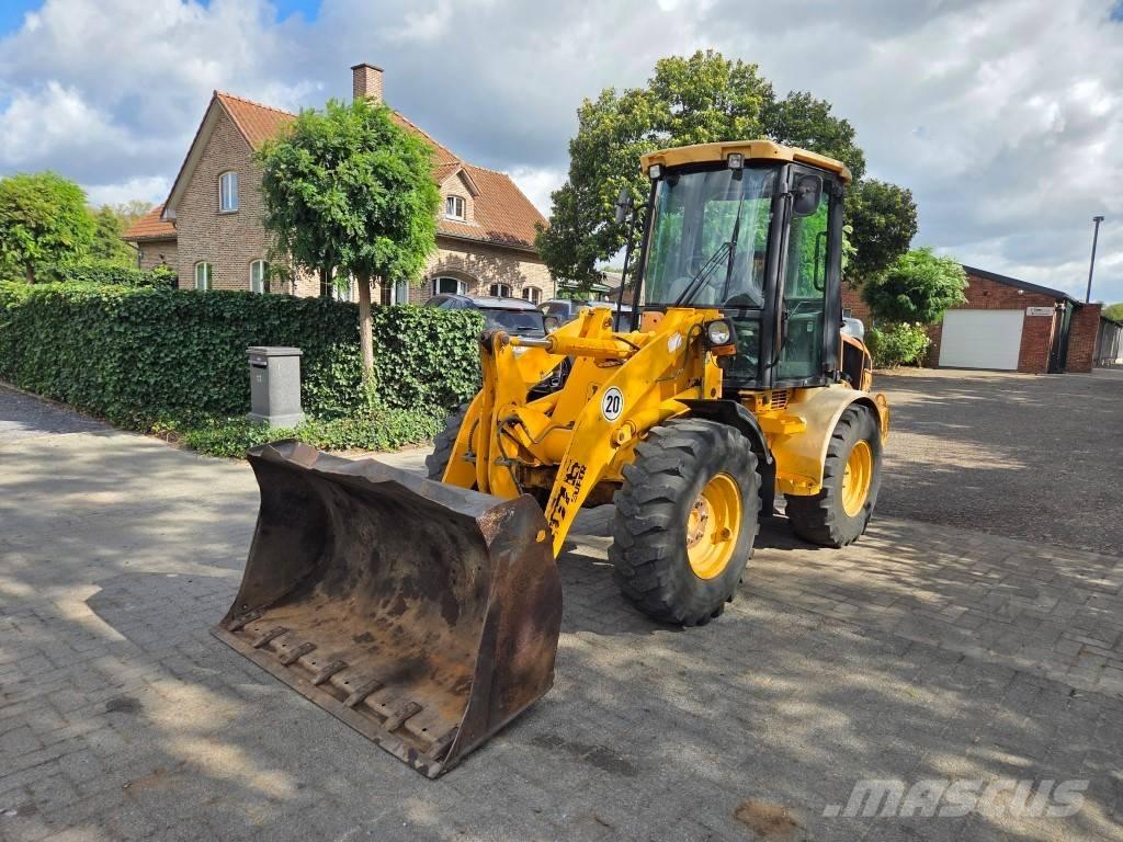 JCB 407B Super Višenamjenski utovarivači