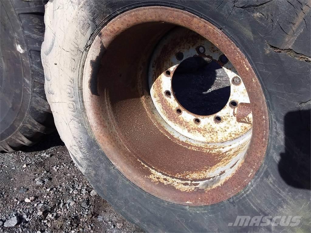 Valmet 860 24x26,5 Gume, kotači i naplatci