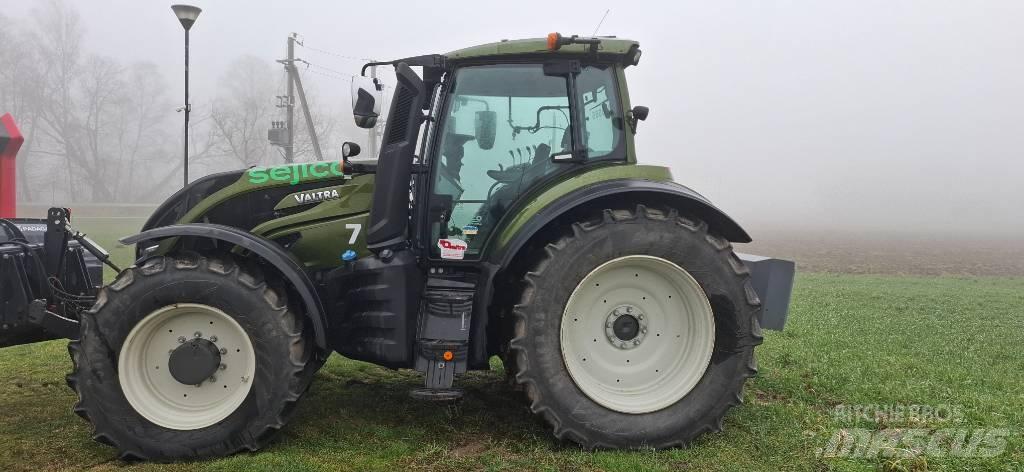 Valtra T235 active Traktori