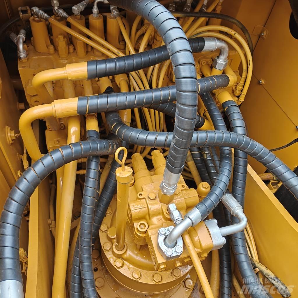 CAT 320D2 Bageri gusjeničari