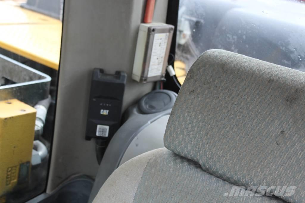 CAT 319 D L Bageri gusjeničari