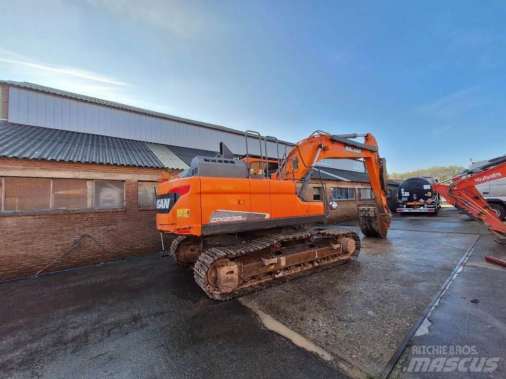 Doosan DX235lc Bageri gusjeničari