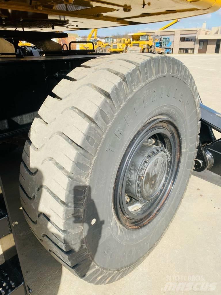 CAT mh3040 Bageri za manipuliranje materijalom / otpadom