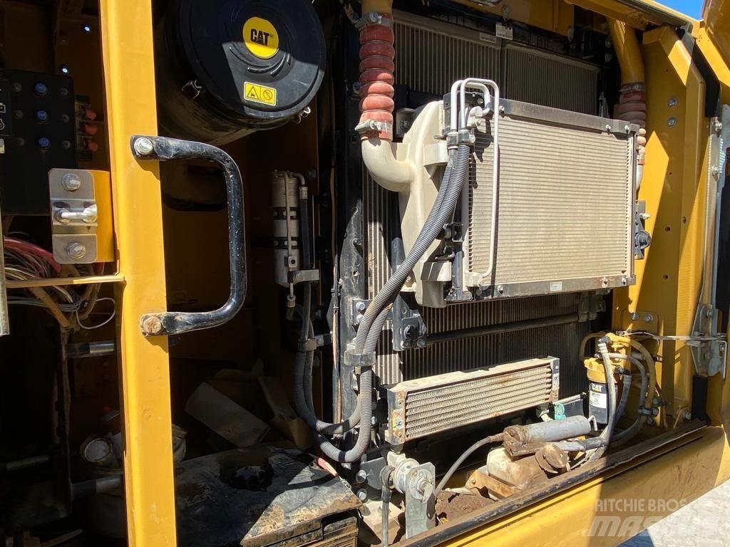 CAT 323 E Bageri gusjeničari